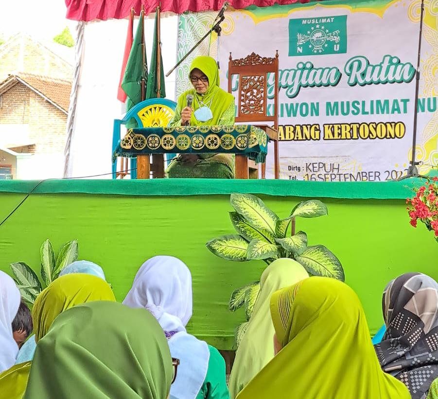 PENGAJIAN RUTIN JUMAT KLIWON PAC MUSLIMAT NU KERTOSONO